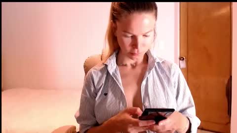 Anna online show from November 10, 9:28 pm