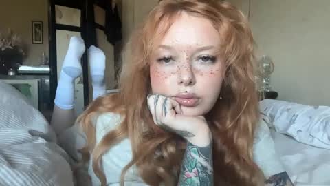 cherrykitten11 online show from May 10, 8:04 pm