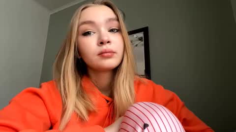 Lei online show from December 18, 3:24 am