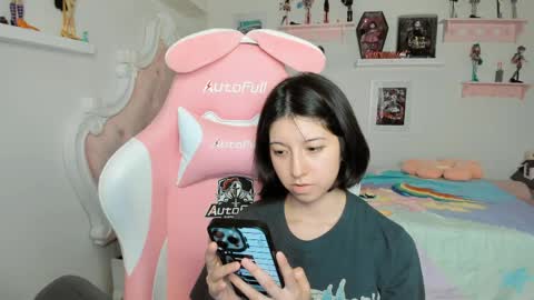 cherrycute666 online show from April 24, 4:47 am