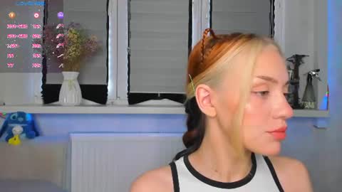 Lysia online show from June 19, 3:18 pm
