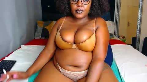 cherryyummy69 online show from December 18, 5:59 am