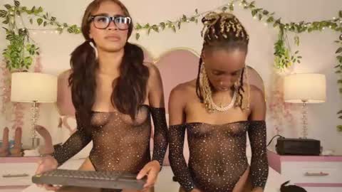CherylandToni  online show from July 7, 5:53 am