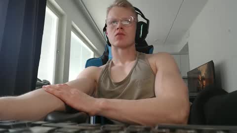 chestbrahhhhhh online show from May 3, 12:44 pm