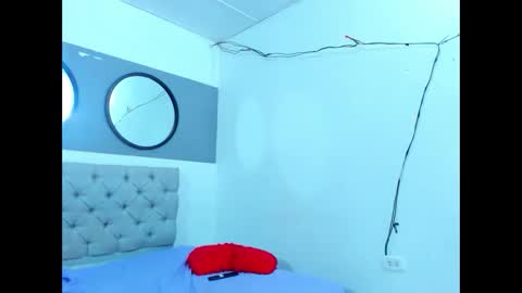 Snapshot of chey_petite chatting on October 3, 3:48 am chey_petite online show from October 3, 3:48 am