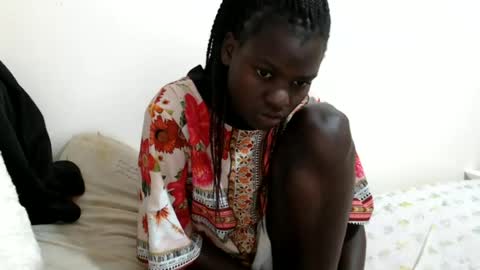 chichie_ online show from June 15, 4:26 am