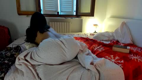 Snapshot of chillwithcamii chatting on September 23, 5:23 am yoursensualparadise online show from September 23, 5:23 am