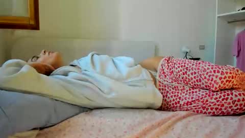 Snapshot of chillwithcamii chatting on September 30, 6:24 am yoursensualparadise online show from September 30, 6:24 am