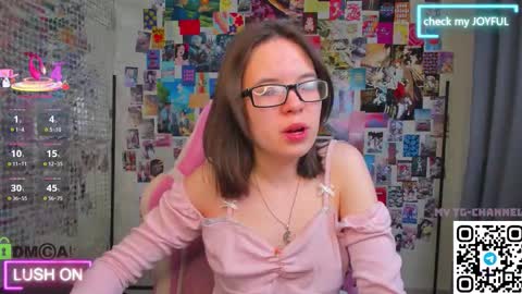 Snapshot of chio_mio chatting on October 19, 2:16 am chio_mio online show from October 19, 2:16 am
