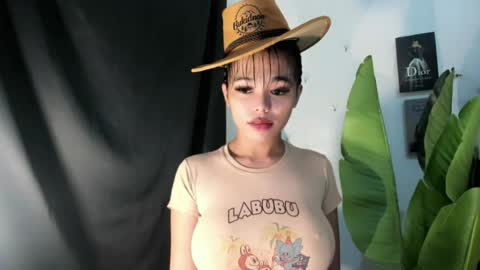 chixies_ladies online show from August 7, 5:55 pm