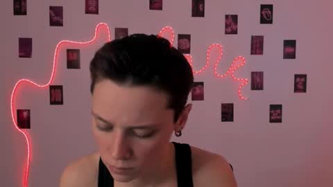 chloe_berry1 online show from March 4, 10:34 am