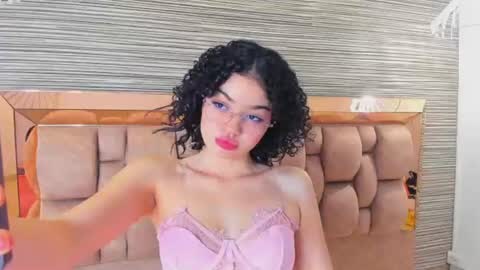 chloe online show from June 13, 11:20 am