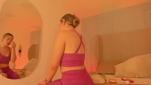 Chloe online show from March 20, 12:32 pm