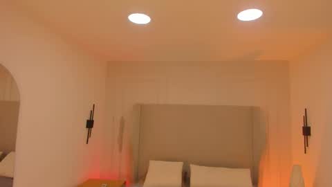 Chloe online show from December 21, 2:34 pm