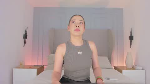 Chloe online show from June 15, 3:59 pm