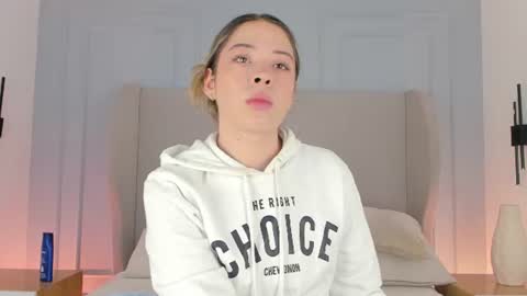 Chloe online show from June 19, 12:33 pm