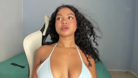 chloe online show from December 26, 8:32 pm