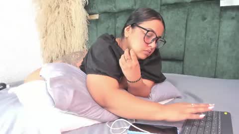 Chloe online show from June 30, 8:29 pm