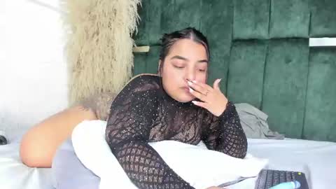 Chloe online show from June 25, 7:08 pm