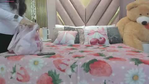 Chloe online show from June 17, 11:48 am