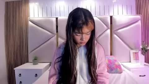 Chloe online show from July 31, 11:44 am