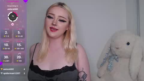 Snapshot of chloe_levine chatting on September 17, 3:21 am Chloe Levine online show from September 17, 3:21 am