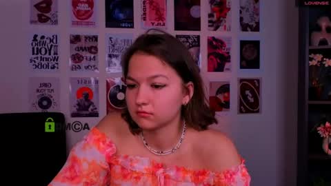 chloe_ley online show from July 11, 9:34 am