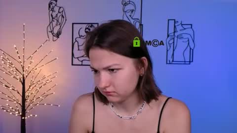 chloe_ley online show from July 18, 9:22 am