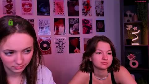 chloe_ley online show from July 7, 8:51 am