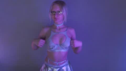 chloe_meomeo online show from December 15, 6:37 pm