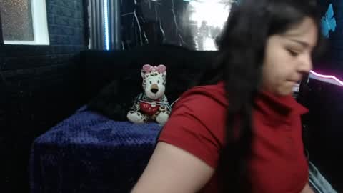 chloe_smith5 online show from June 22, 1:18 pm
