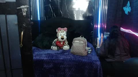 chloe_smith5 online show from June 25, 1:27 pm