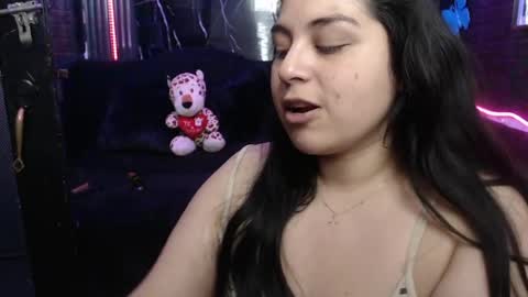 chloe_smith5 online show from April 28, 1:15 pm