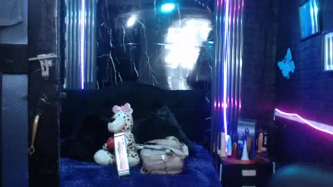 chloe_smith5 online show from June 16, 1:04 pm