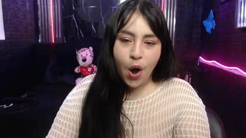 chloe_smith5 online show from April 25, 1:52 pm