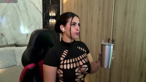 chloe online show from June 16, 12:36 am