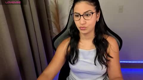 Chloe online show from April 27, 10:57 am