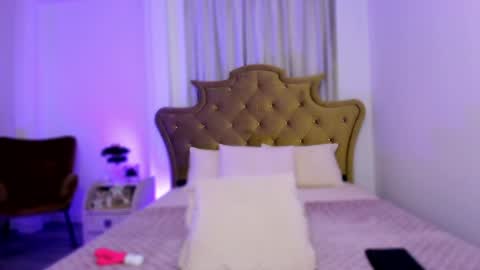 Chloe online show from December 5, 10:17 am