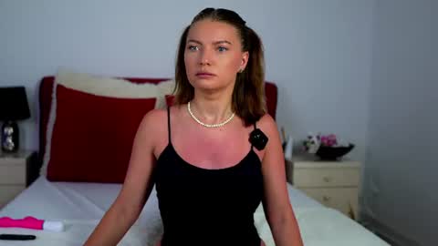 Chloe online show from June 24, 5:03 am