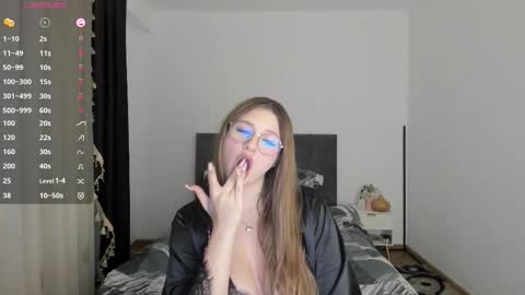 Chloe  online show from October 27, 8:42 pm