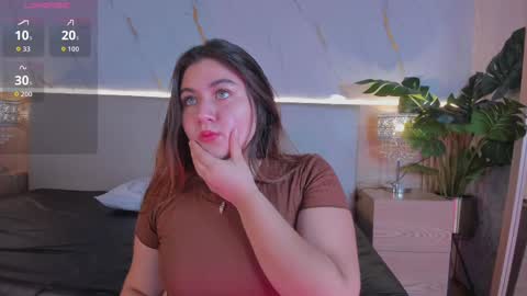 Chloee online show from November 24, 11:42 am