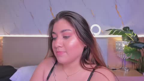 Chloee online show from October 9, 2:00 pm