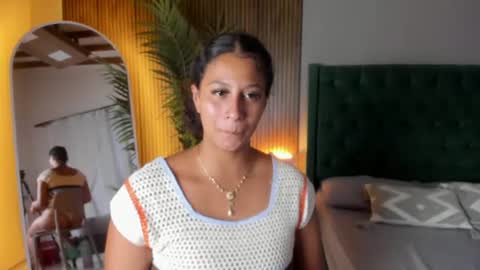 Chloe fixxx online show from June 10, 9:35 pm
