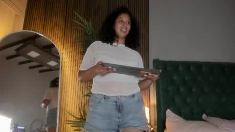 Chloe fixxx online show from July 22, 9:50 pm