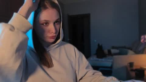 chloegins online show from January 11, 10:18 pm