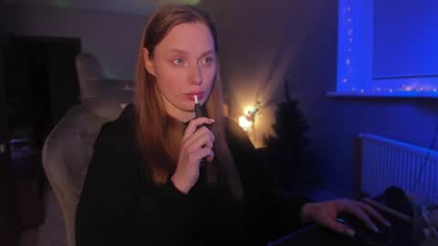 chloegins online show from December 17, 9:16 pm