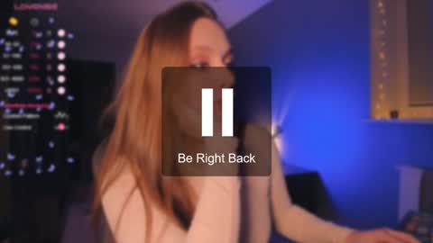 chloegins online show from December 4, 9:07 pm