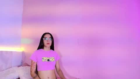 chloeh18 online show from June 12, 4:00 am