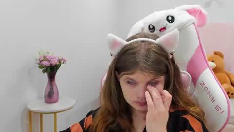 ChloeHalses online show from June 23, 5:52 pm