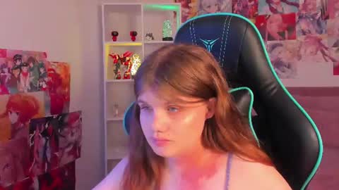 ChloeHalses online show from June 16, 2:26 am